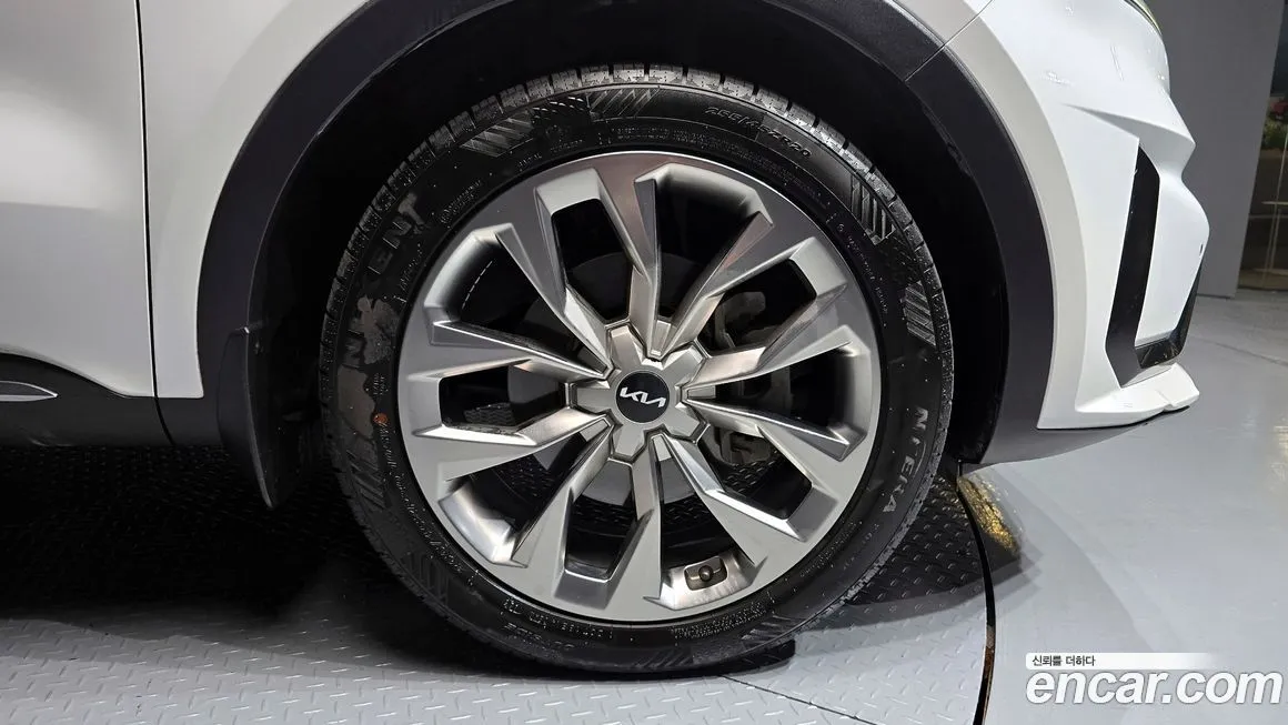 Kia Sorento — фото 5