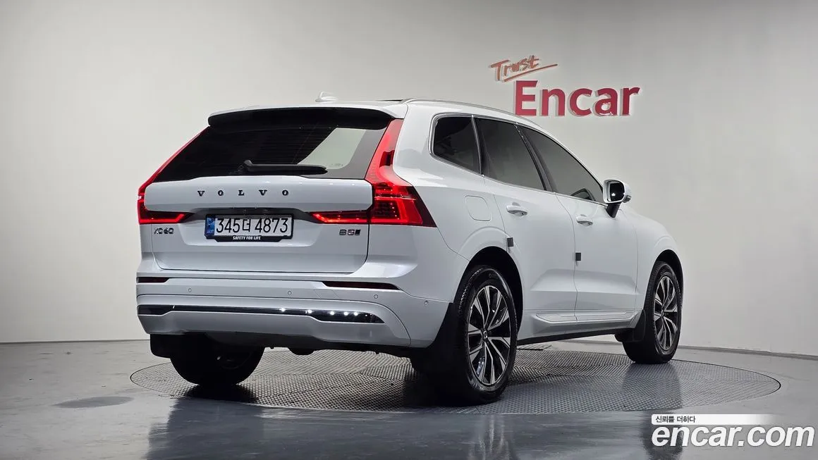 Volvo XC60 — фото 2