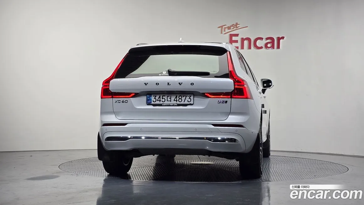 Volvo XC60 — фото 4