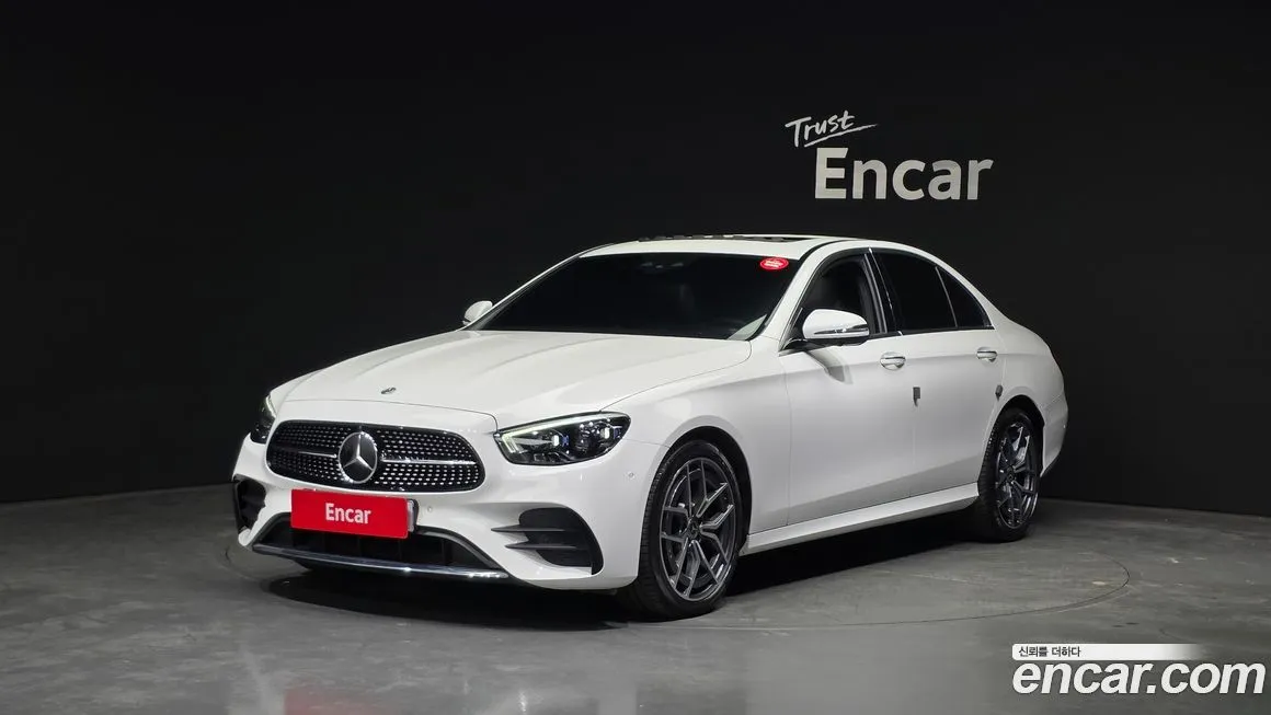 Mercedes-Benz E-Class — фото 1