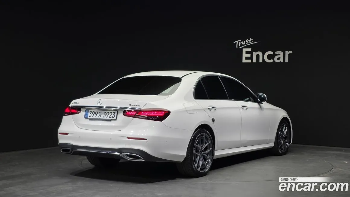 Mercedes-Benz E-Class — фото 2