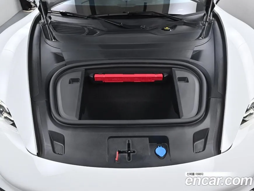 Porsche Taycan 2024 из KR, фото 6