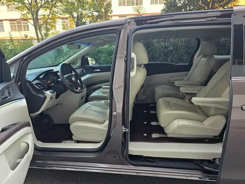 Buick GL8 2024 из CN, фото 4