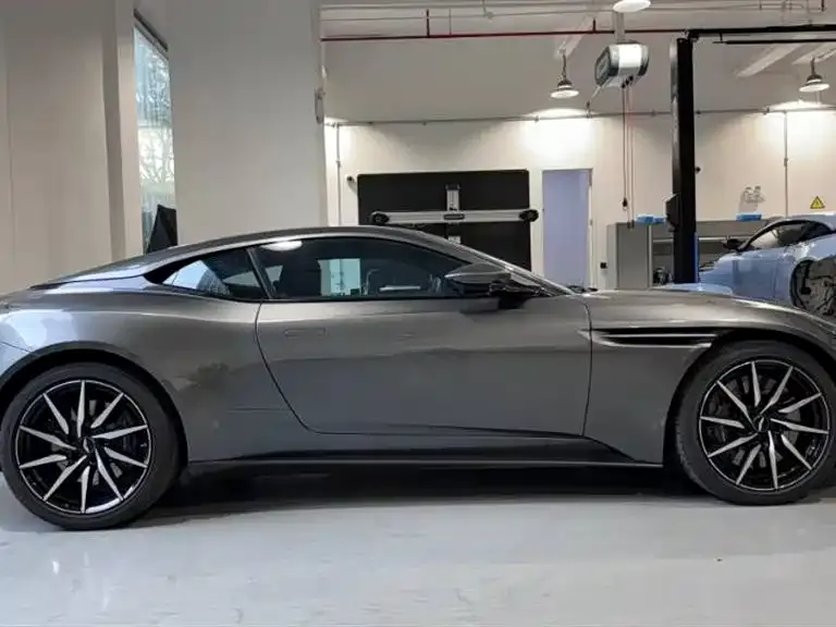 Aston Martin DB11 2022 из CN, фото 3