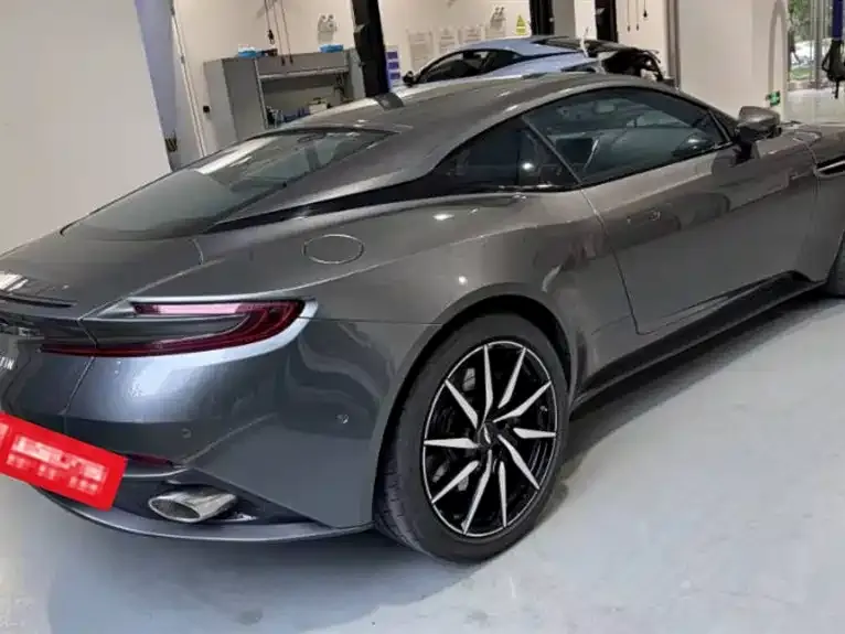 Aston Martin DB11 2022 из CN, фото 4
