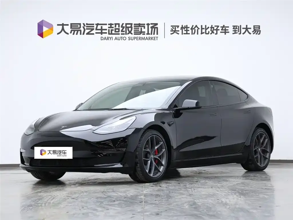 Tesla Model 3 — фото 1