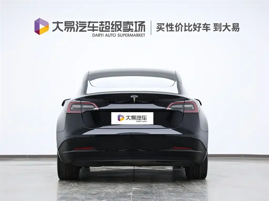 Tesla Model 3 — фото 4