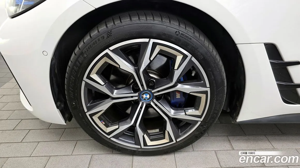 BMW i4 2023 из KR, фото 5