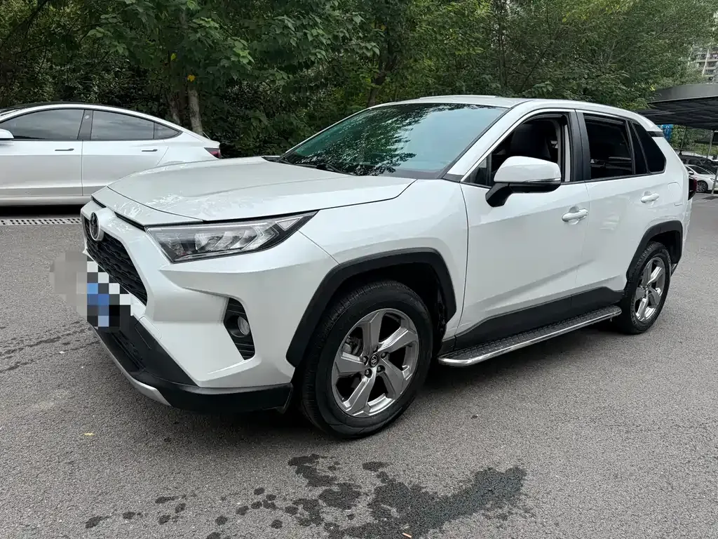 Toyota RAV4 2021 из CN, фото 1