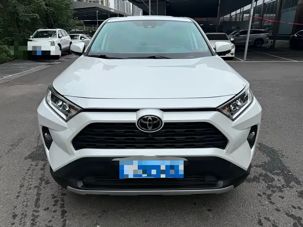 Toyota RAV4 2021 из CN, фото 2