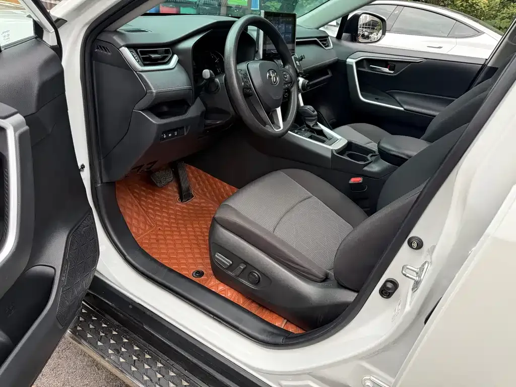 Toyota RAV4 2021 из CN, фото 4