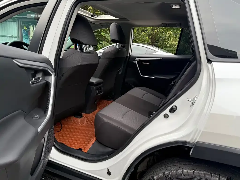 Toyota RAV4 2021 из CN, фото 5