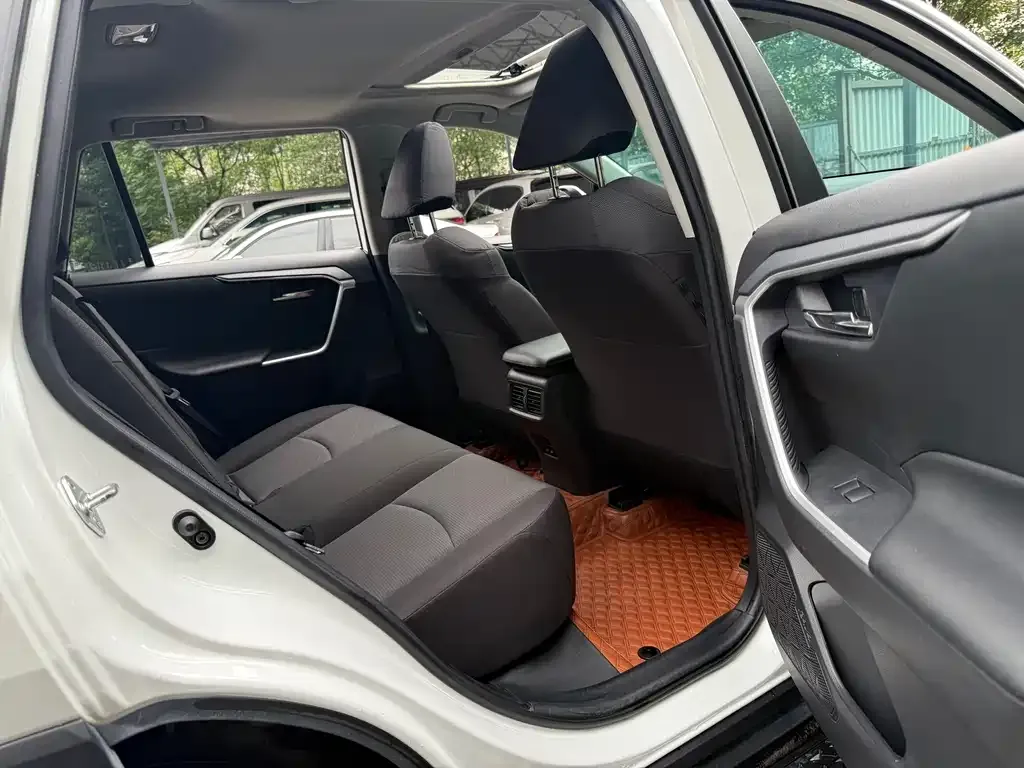 Toyota RAV4 2021 из CN, фото 9
