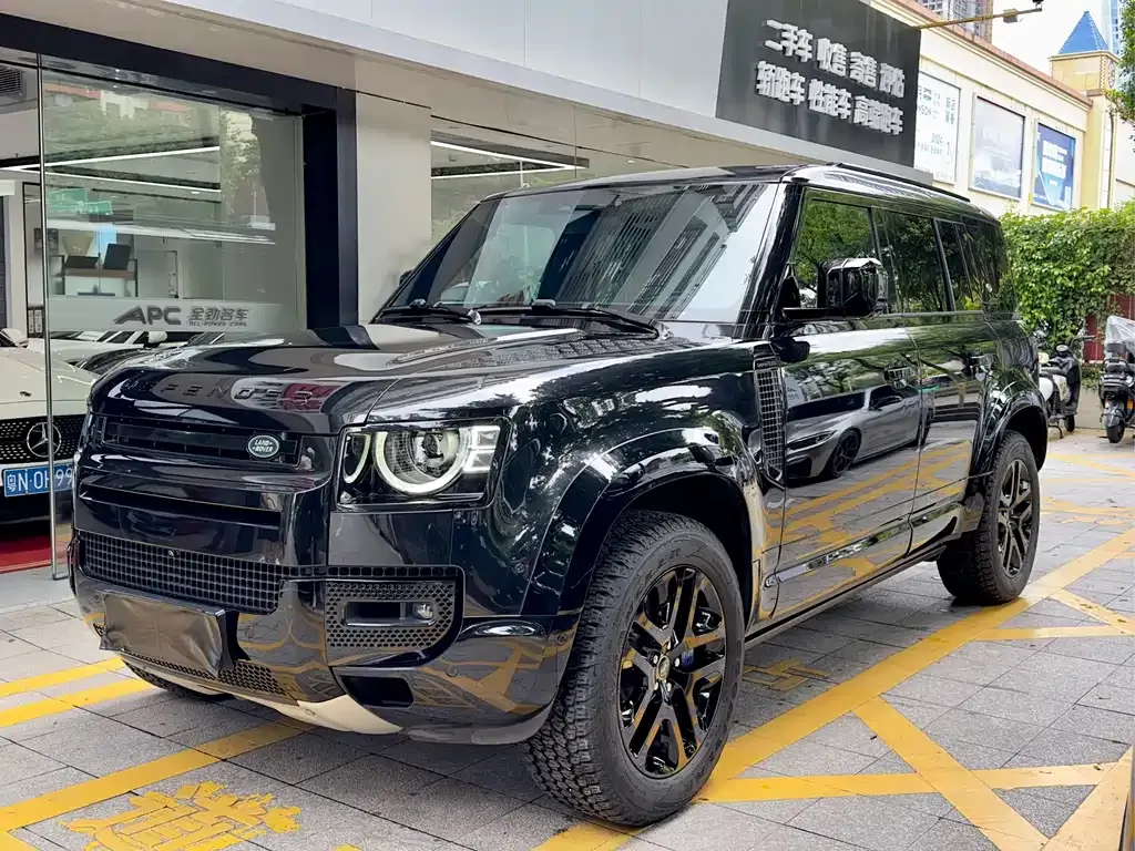 Land Rover Defender — фото 1