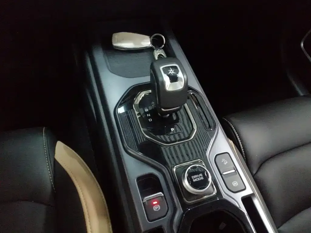 Geely Icon — фото 9