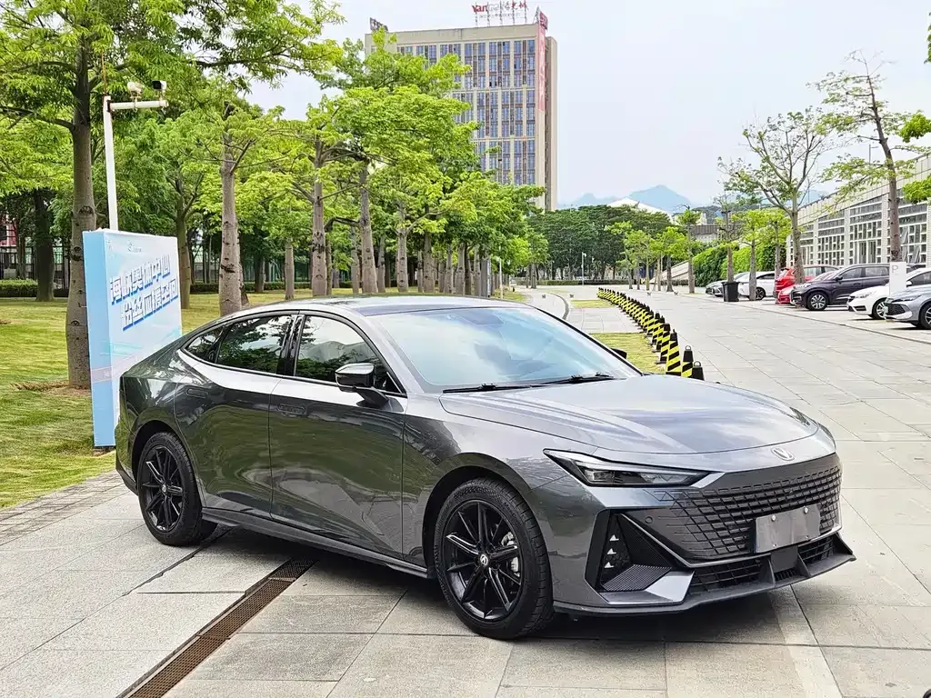 Changan UNI-V 2023 из CN, фото 2