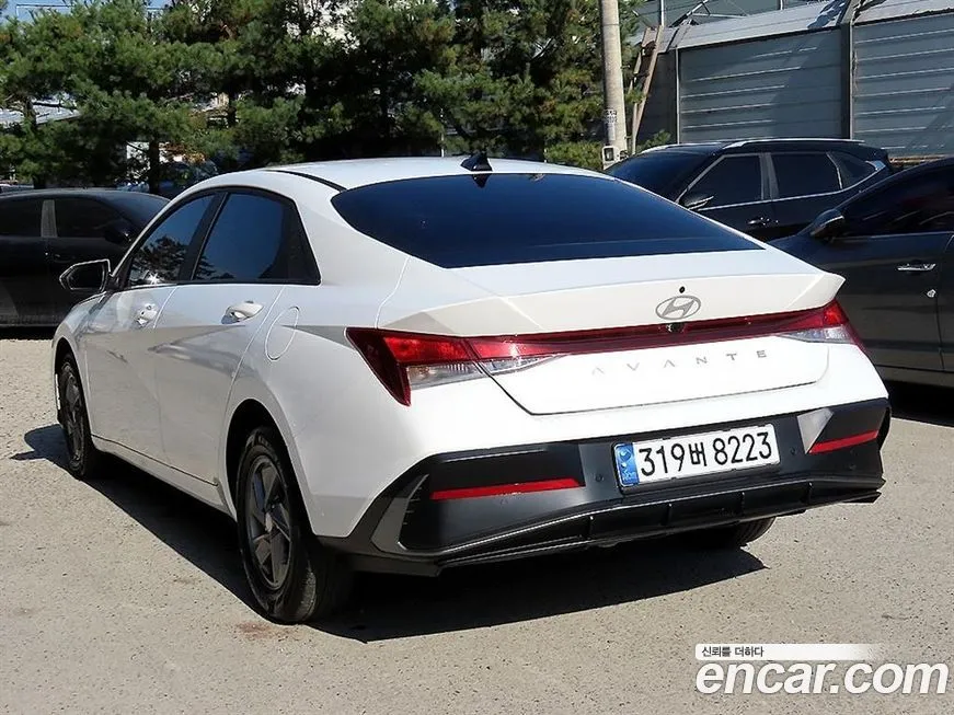 Hyundai AVANTE — фото 3