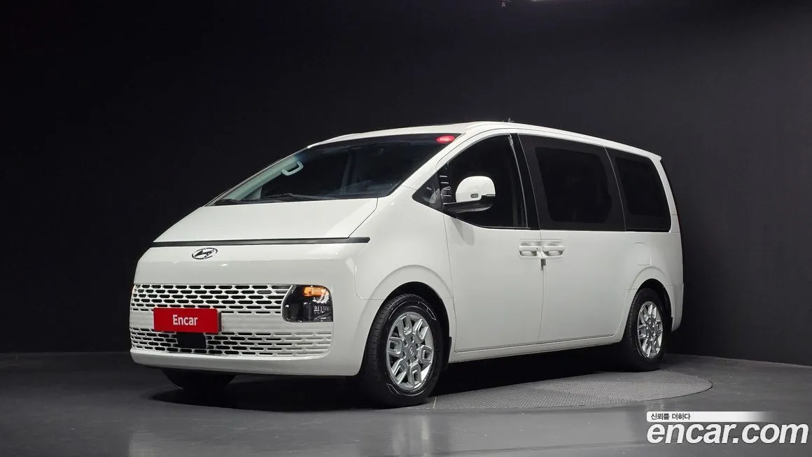 Hyundai Staria — фото 1