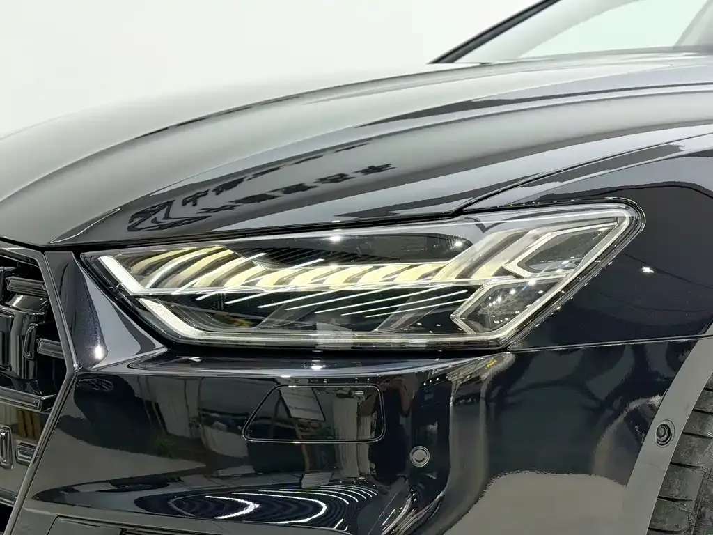 Audi A7L 2024 из CN, фото 6