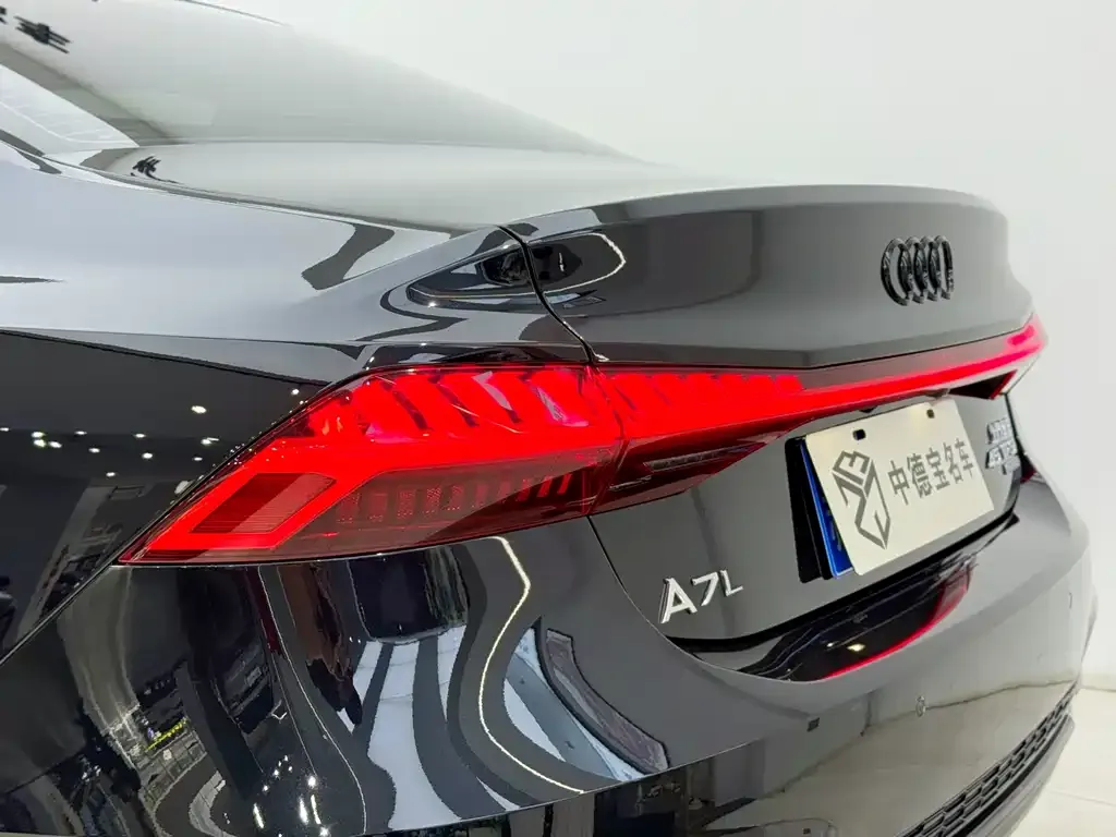 Audi A7L 2024 из CN, фото 7