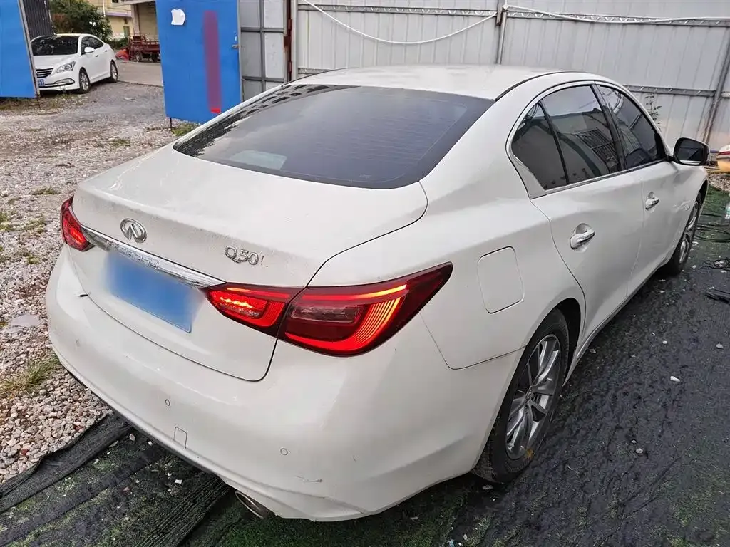 Infiniti Q50L 2022 из CN, фото 7