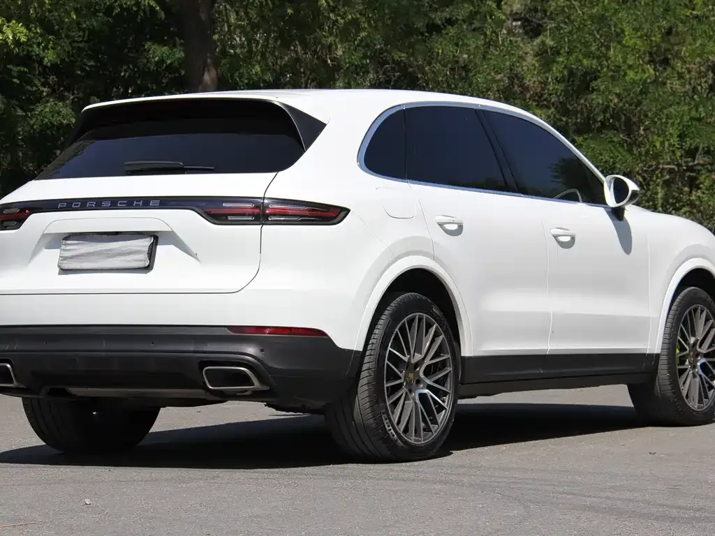 Porsche Cayenne Hybrid — фото 7