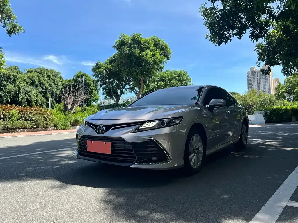 Toyota Camry 2023 из CN, фото 1