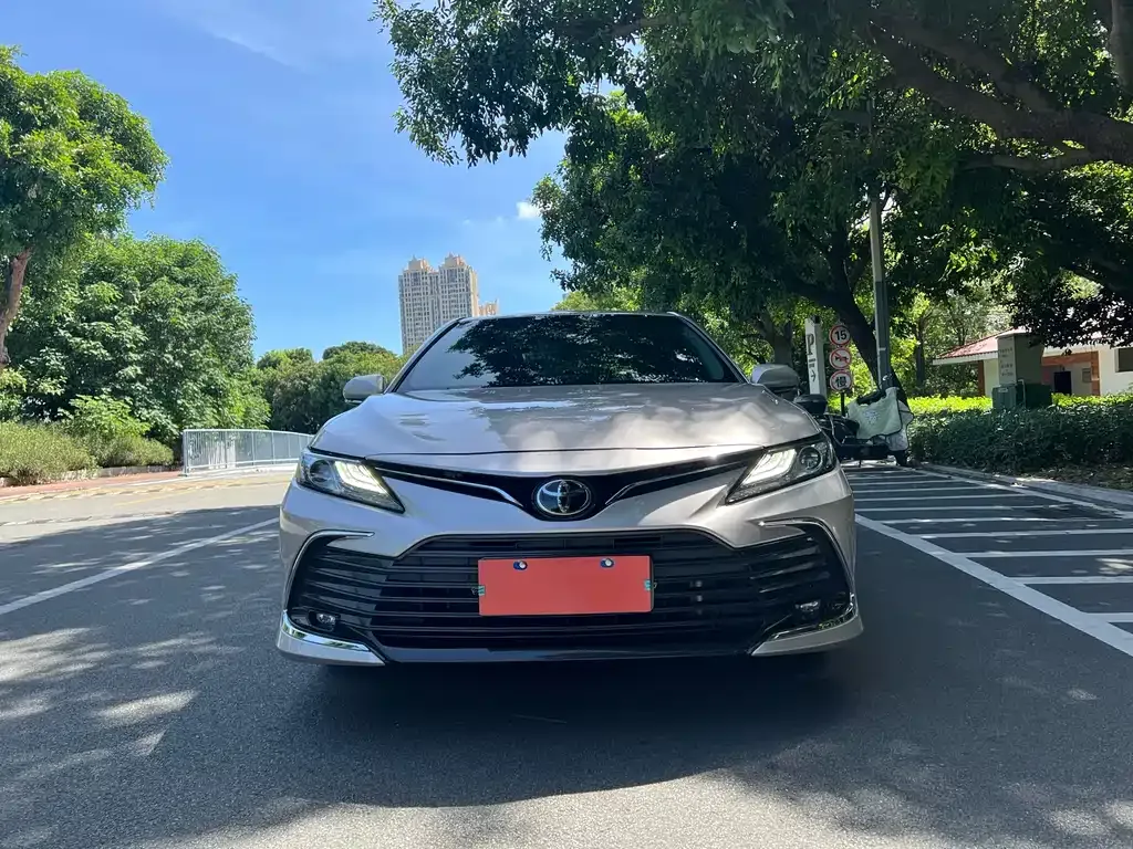 Toyota Camry 2023 из CN, фото 2