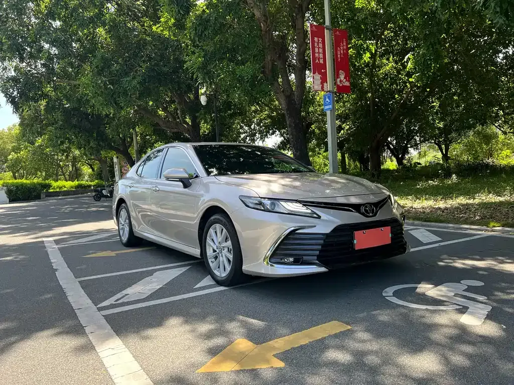 Toyota Camry 2023 из CN, фото 3