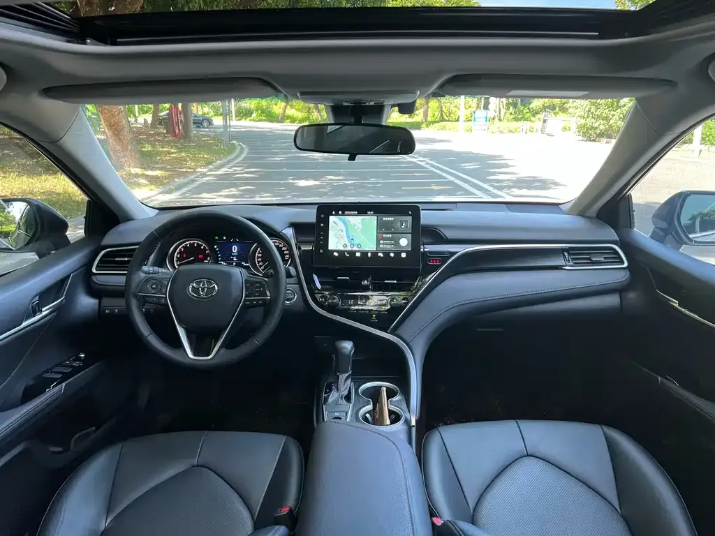Toyota Camry 2023 из CN, фото 5