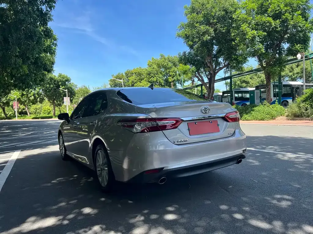 Toyota Camry 2023 из CN, фото 9