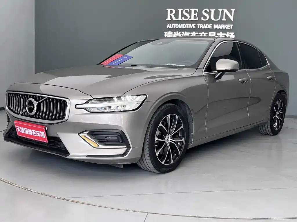 Volvo S60 2021 из CN, фото 1