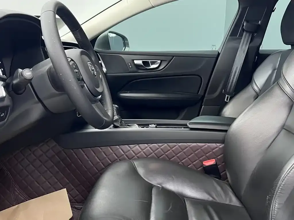 Volvo S60 2021 из CN, фото 7