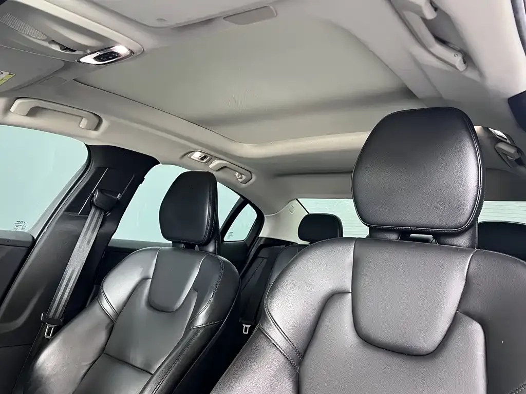 Volvo S60 2021 из CN, фото 8
