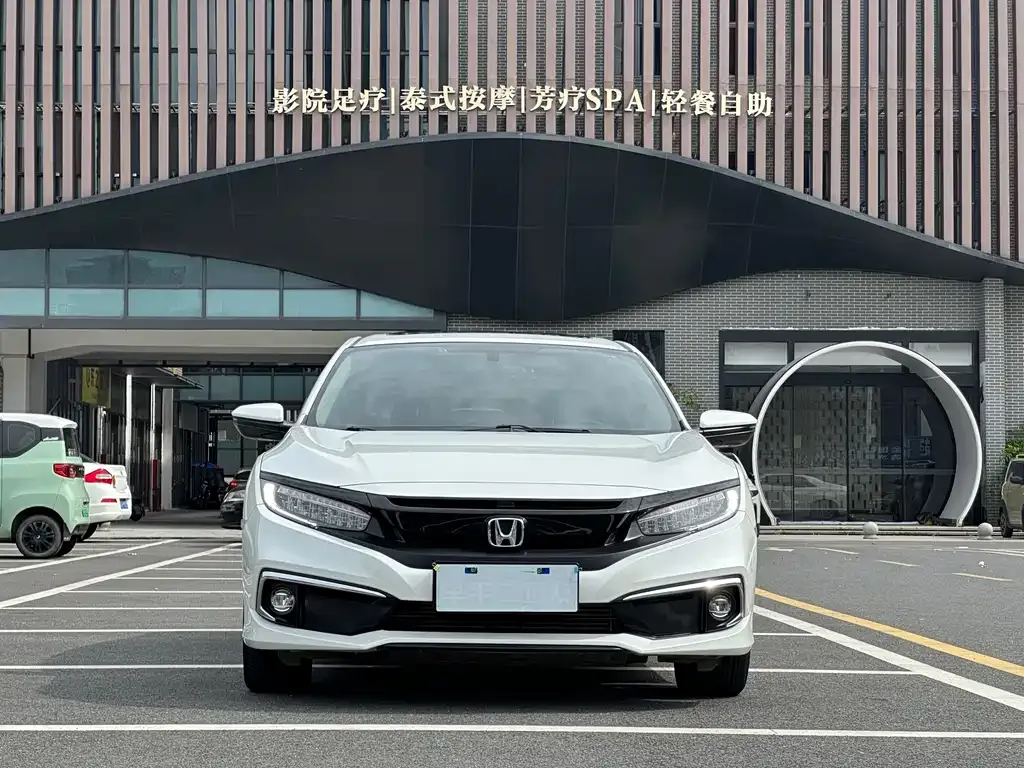 Honda Civic 2022 из CN, фото 2