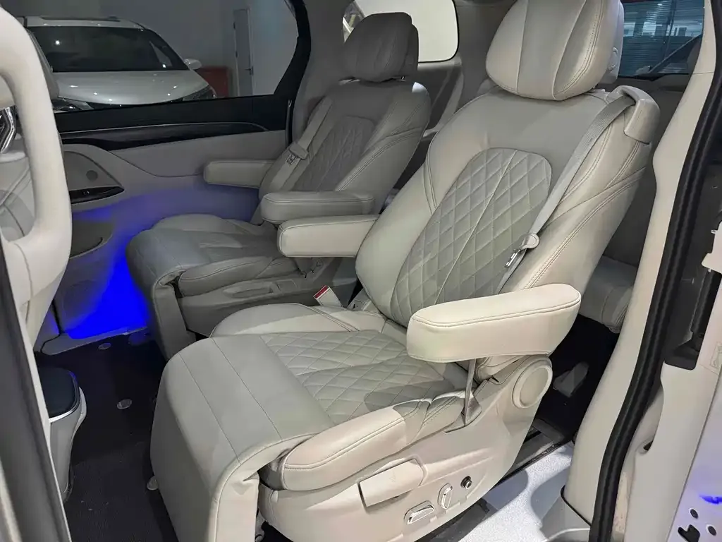 Buick GL8 2022 из CN, фото 4