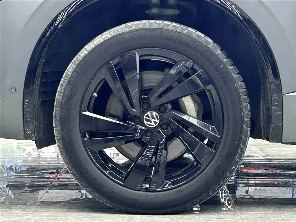 Volkswagen Touareg 2024 из CN, фото 4