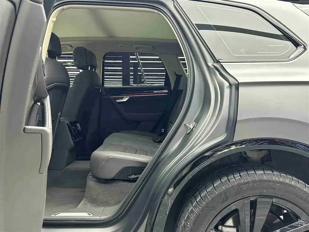 Volkswagen Touareg 2024 из CN, фото 7