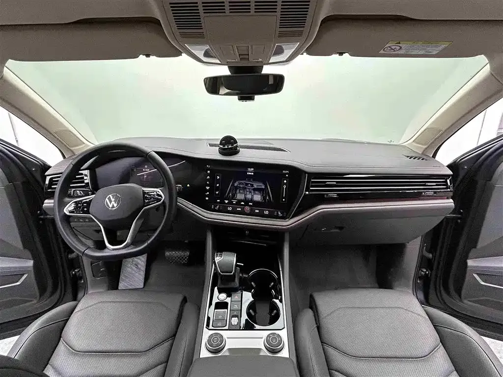 Volkswagen Touareg 2024 из CN, фото 8