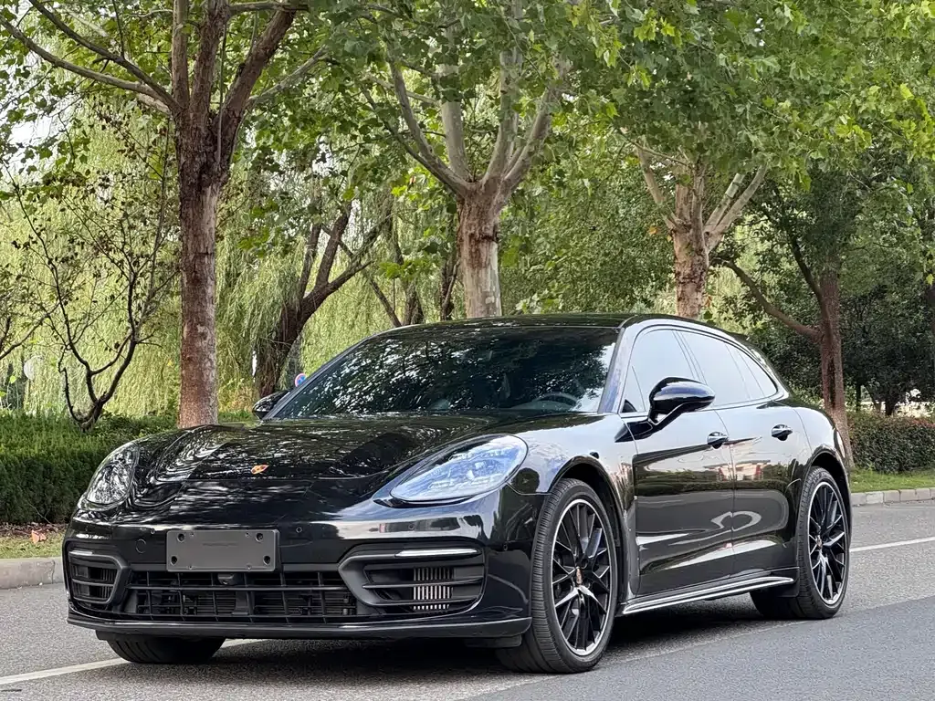 Porsche Panamera — фото 1