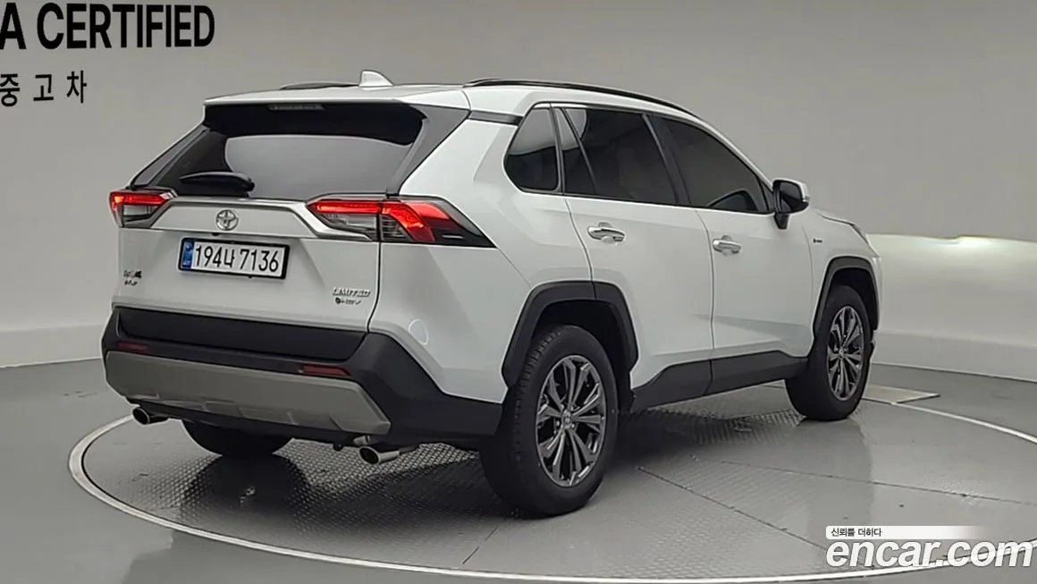 Toyota RAV4 — фото 2