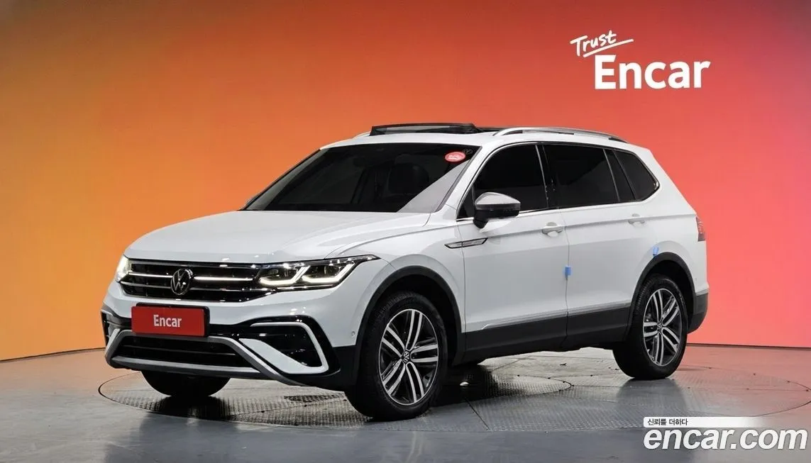 Volkswagen Tiguan — фото 1