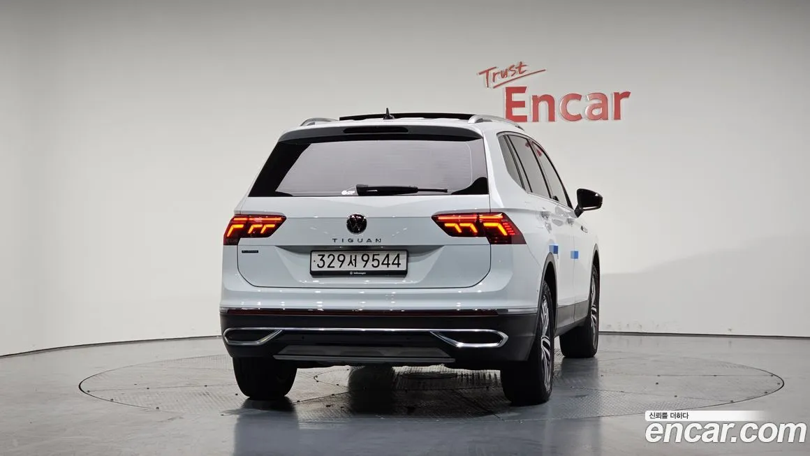 Volkswagen Tiguan — фото 4