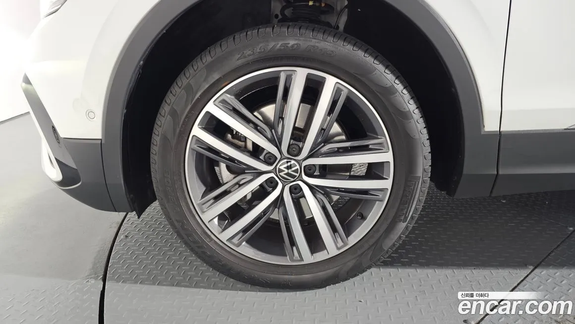 Volkswagen Tiguan — фото 5
