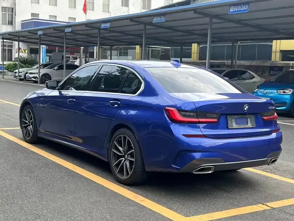 BMW 3 Series 2021 из CN, фото 9