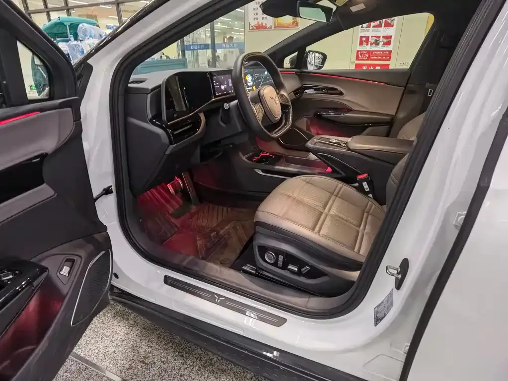 Hongqi EH7 2024 из CN, фото 2
