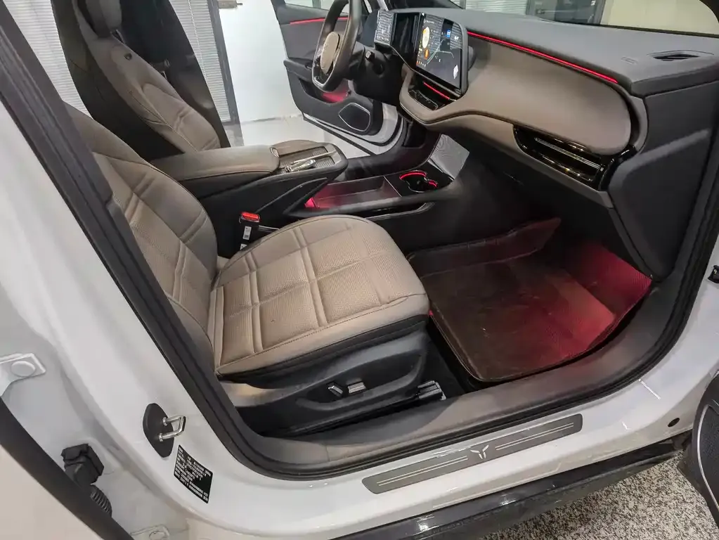 Hongqi EH7 2024 из CN, фото 3