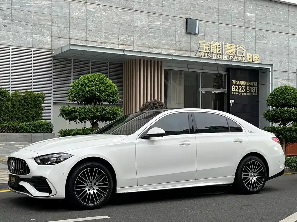 Mercedes-Benz C-Class — фото 1