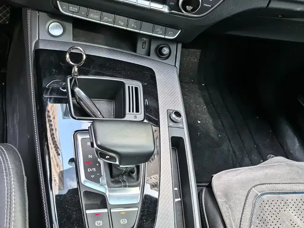 Audi Q5L Sportback 2023 из CN, фото 10