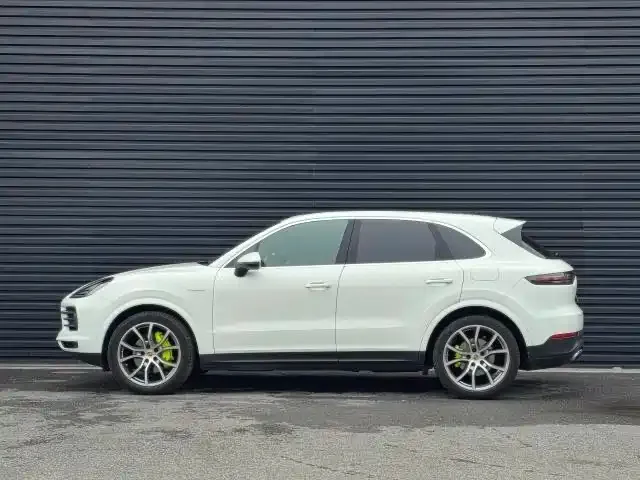 Porsche Cayenne Hybrid 2023 из CN, фото 3